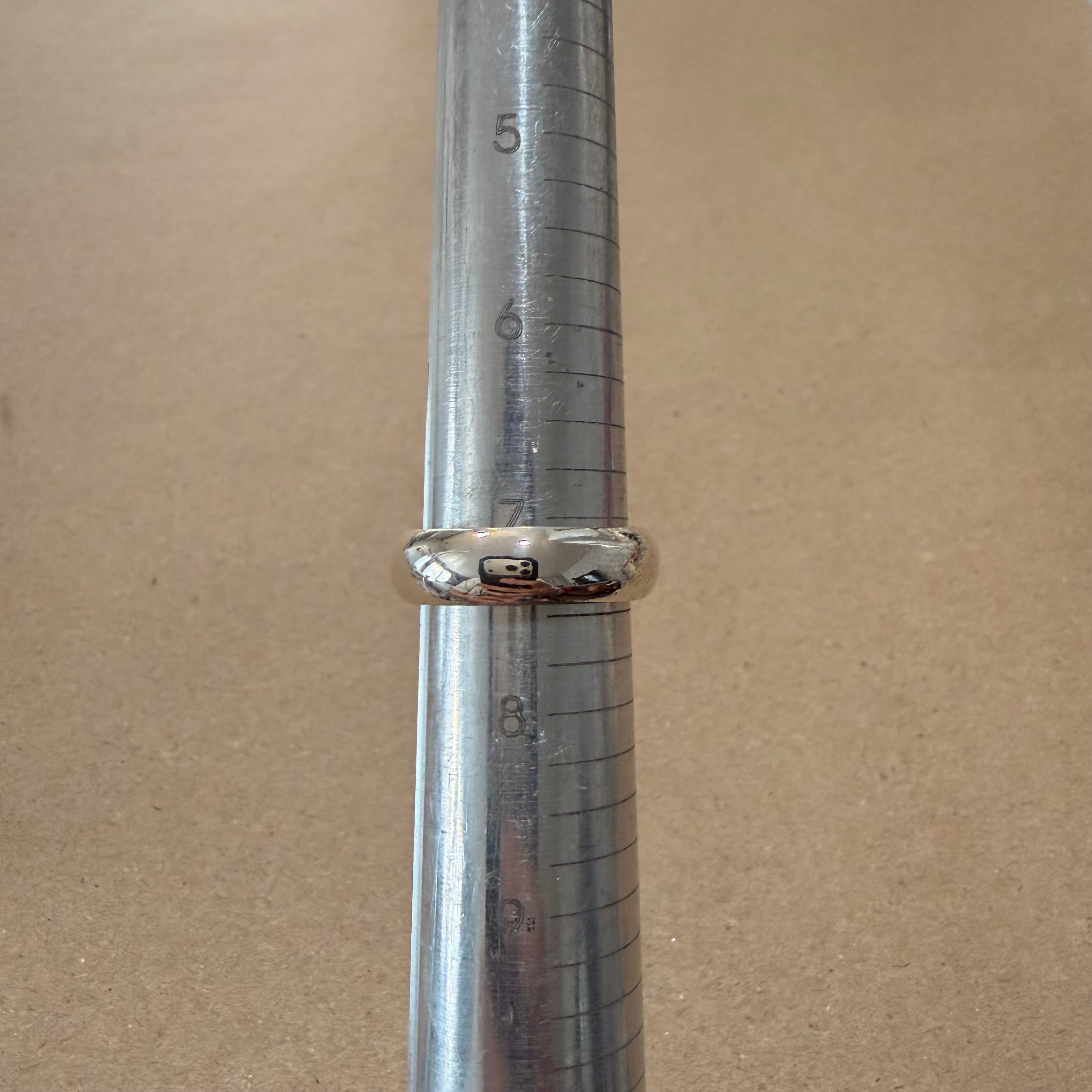 Essential Sterling Rounded Band Ring Sz 7