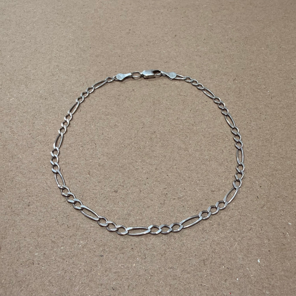 Sterling Figaro Link lightweight bracelet 9.5 in