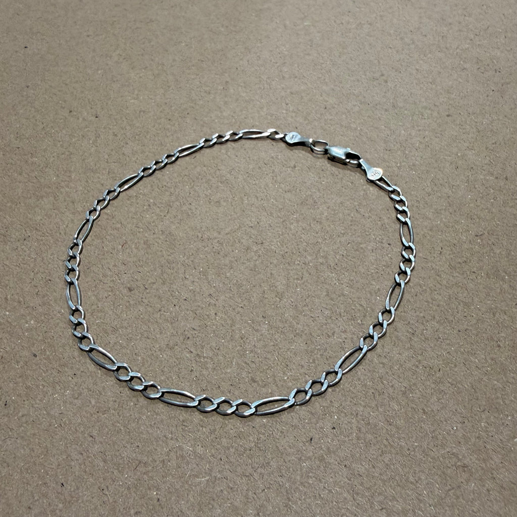 Sterling Figaro Link lightweight bracelet 9.5 in