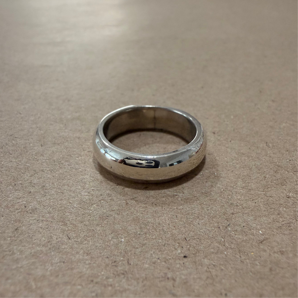 Essential Sterling Rounded Band Ring Sz 7