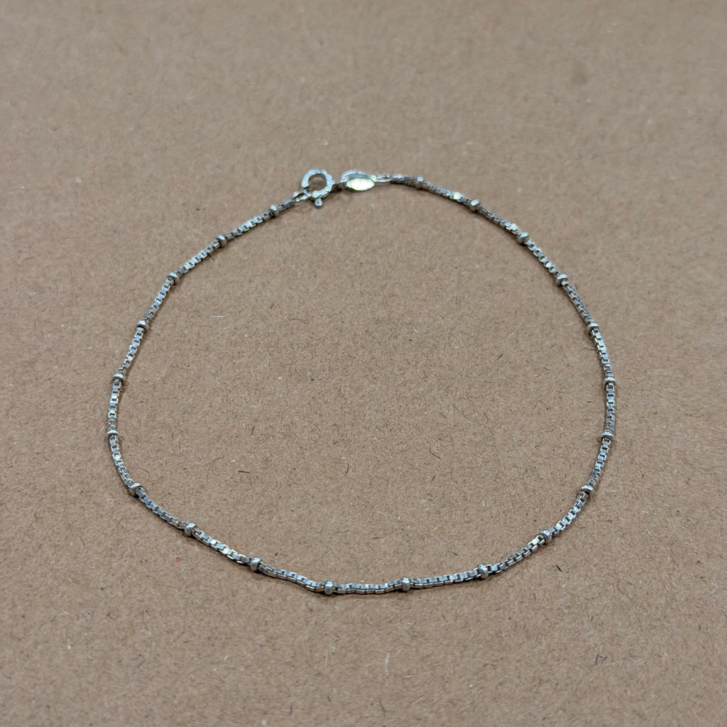 Sterling Thin Box Link W/ Balls Bracelet 9.5 in