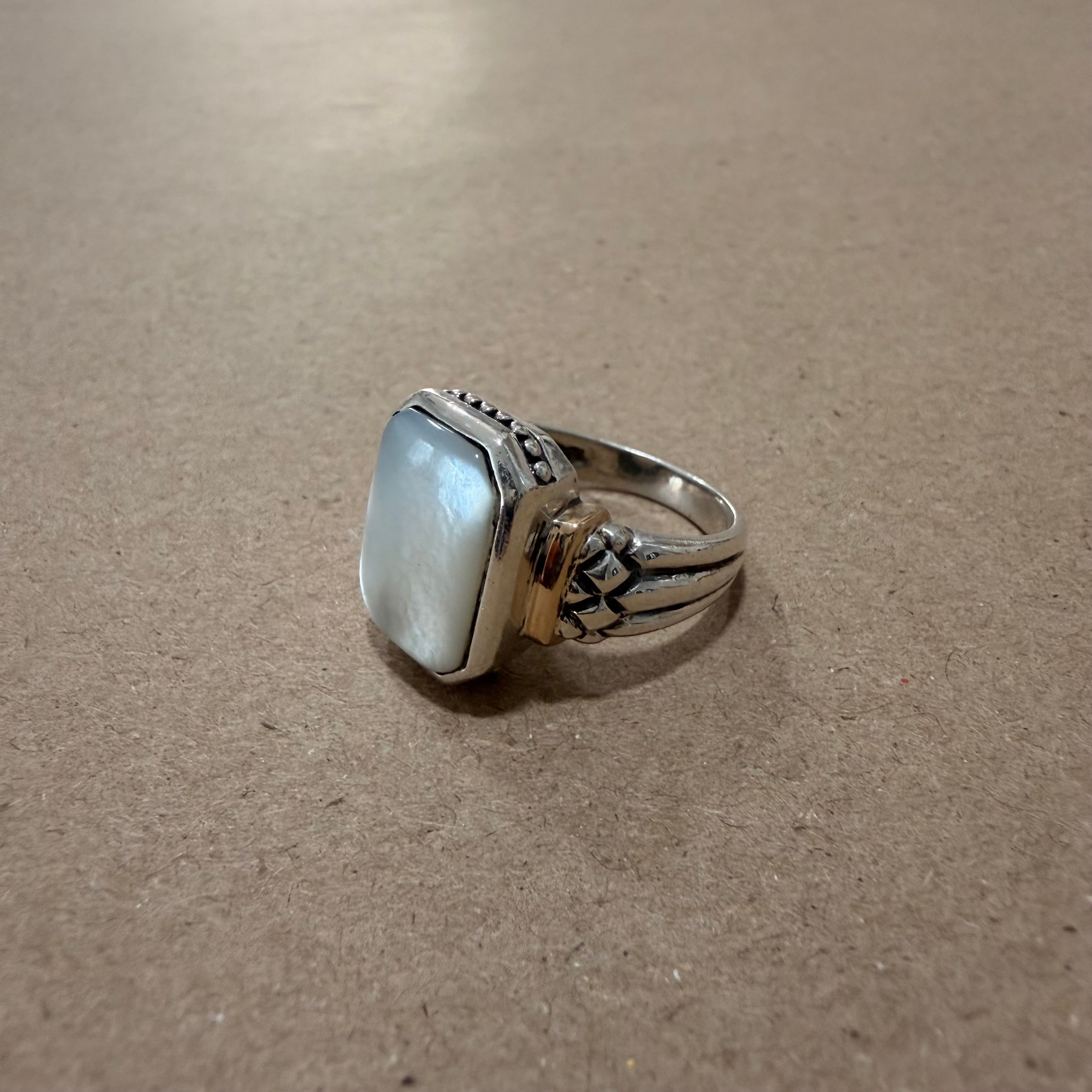 Mother Of Pearl Sterling & 14K Gold Ornate Ring Sz 7