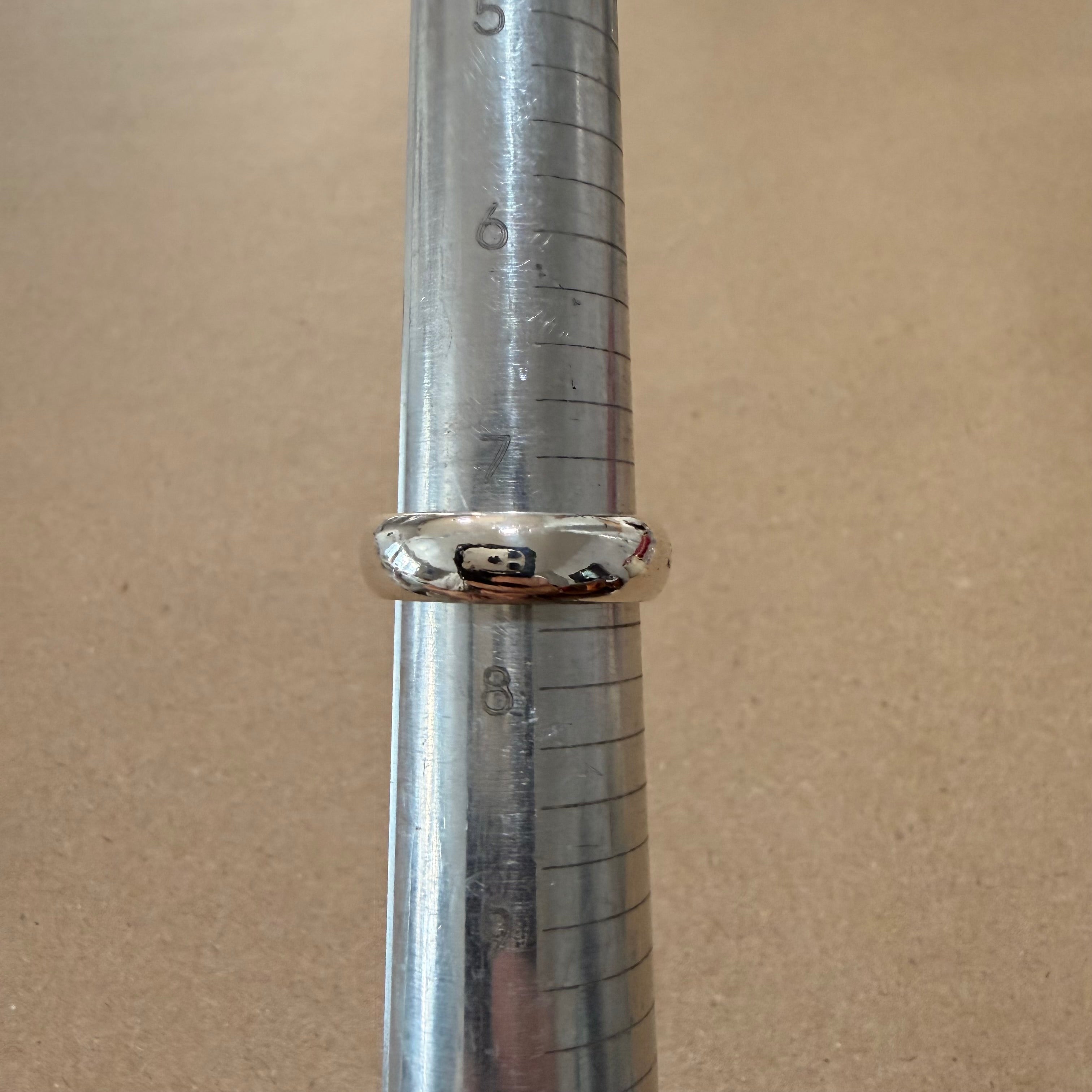 Essential Sterling Rounded Band Ring Sz 7.5