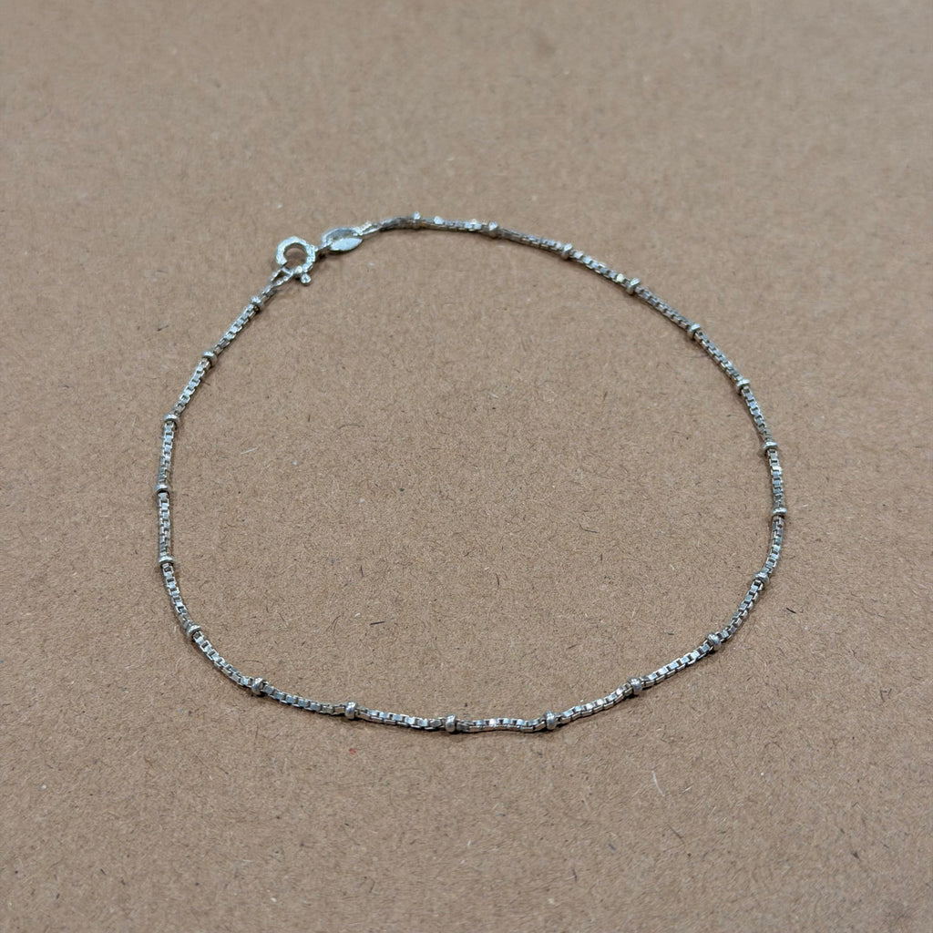 Sterling Thin Box Link W/ Balls Bracelet 9.5 in