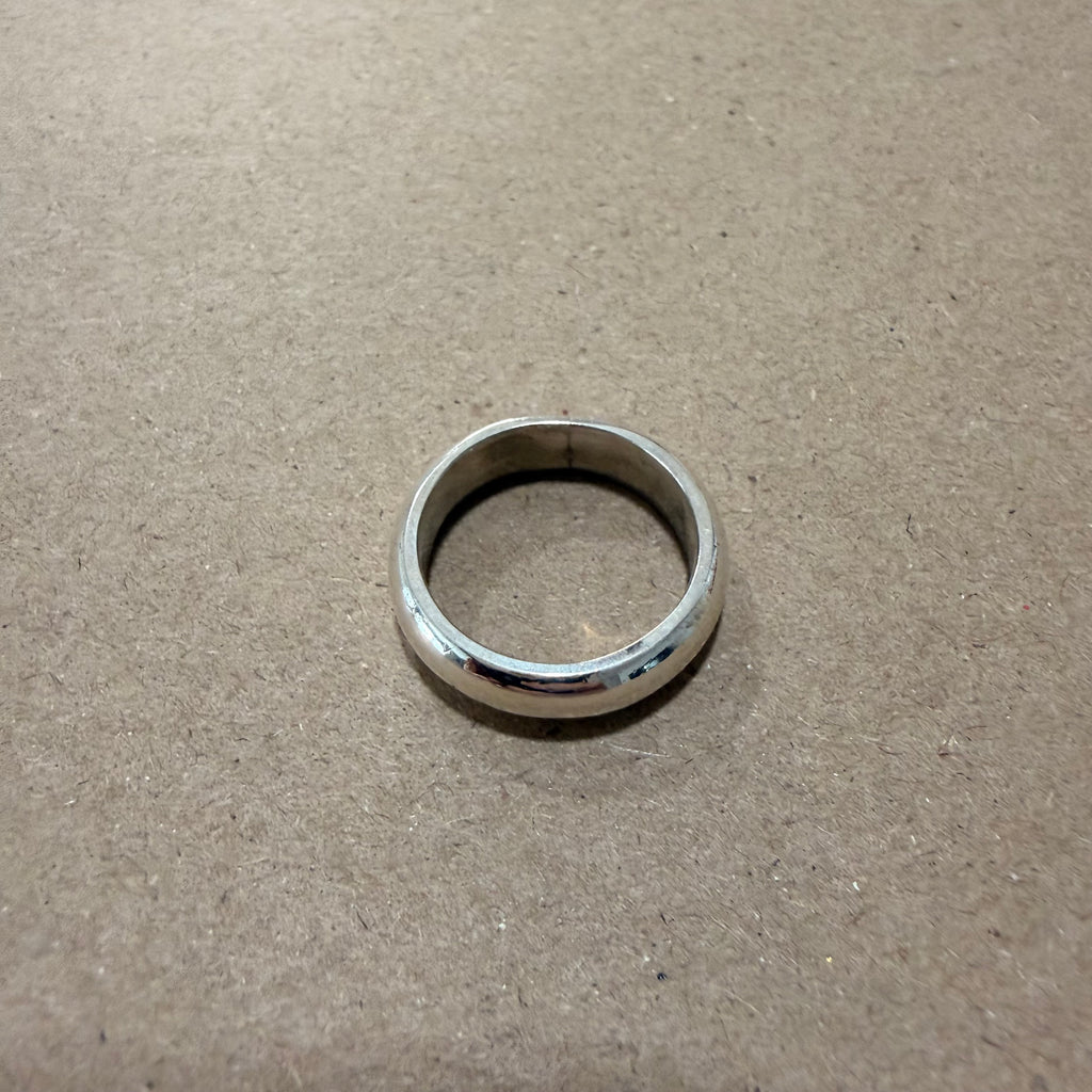 Essential Sterling Rounded Band Ring Sz 7