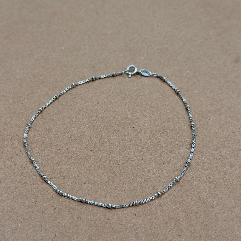 Sterling Thin Box Link W/ Balls Bracelet 9.5 in