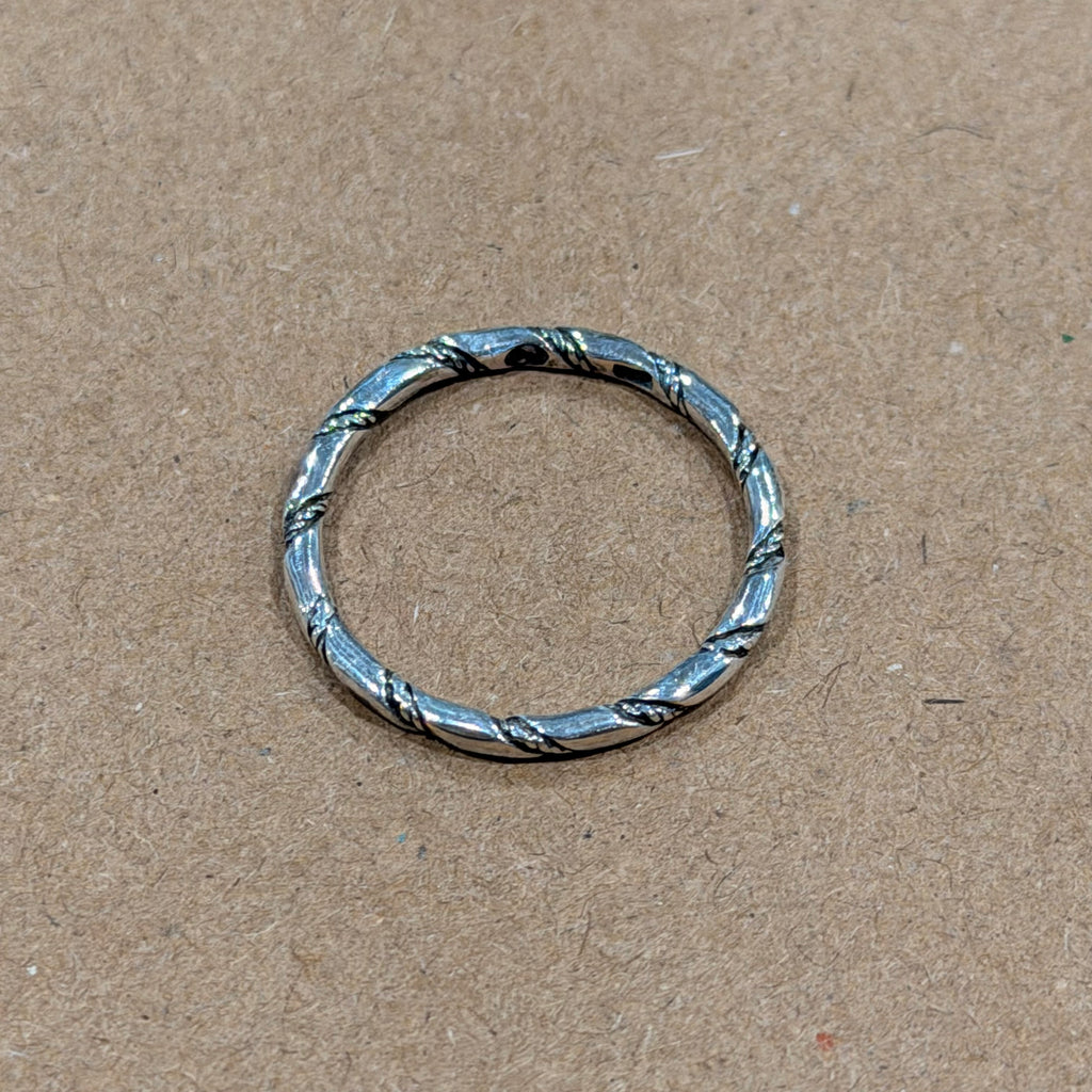 Sterling Engraved Thin Band Ring Sz 7.5